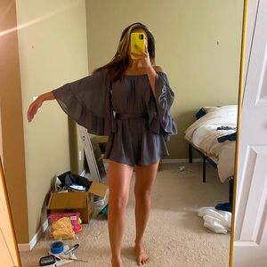 Lucy in the sky - Grey romper